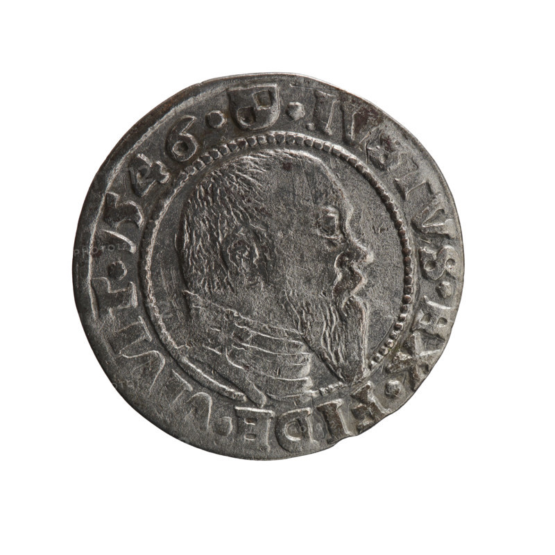 grosz; Schilling, Maciej; eagles; Albrecht Hohenzollern (Prince of Prussia; 1490–1568) — iconography; Hohenzollern (coat of arms); male busts in armour. Obverse: Prussian eagle, on its chest the crowned letter S; on the rim between pearl borders an inscription beginning with a trefoil ALBER*D*G*MA, N*DVX*PRVS. Reverse: male bust in armour in profile turned to the right; short hair, long pointed beard with sideburns; separating inner border. On the rim between pearl borders an inscription starting with the Hohenzollern shield *IVSTVS*EX*FIDE*; date 1546; Königsberg, Ducal Prussia (1525–1701); coin: diameter 22.6 mm, weight 1.89 g, axis 315°.