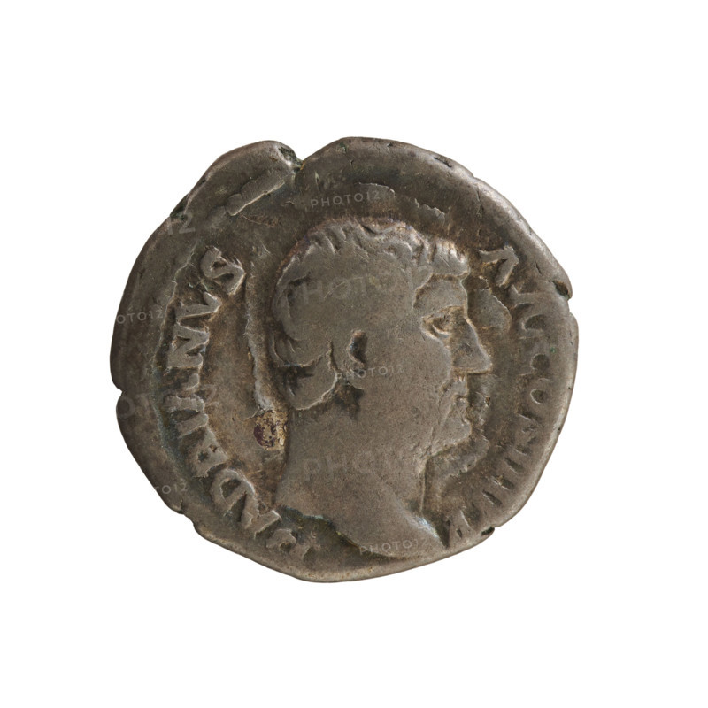Denarius, Hadrian (76–138; Roman emperor 117–138). Obverse: emperor's head right, inscription 'HADRIANVS AVG COS III PP'. Reverse: FIDES standing right, holding ears of corn in left hand and a basket of fruit in right, inscription 'FIDES PVBLICA'. Imperial bust iconography; attributes: ears of corn, basket with fruit. Roman Empire, 134–138. Coin; weight 2.99 g; axis 180°.