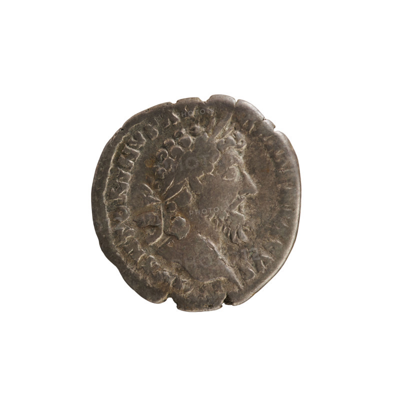 Denarius, Marcus Aurelius (121–180; Roman emperor 161–180). Obverse: Head of Marcus Aurelius with a laurel wreath, right. Pearl border. Inscription: M ANTONINVS AVG ARMENIACVS. Reverse: Victoria flying left with a garland (diadem) in her hands. Pearl border. Legend (partly illegible): VICT AVG TRPXXCOSIII. Silver coin, weight 2.88 g, dated 165–166, Roman Empire (27 BC–476), Rome.