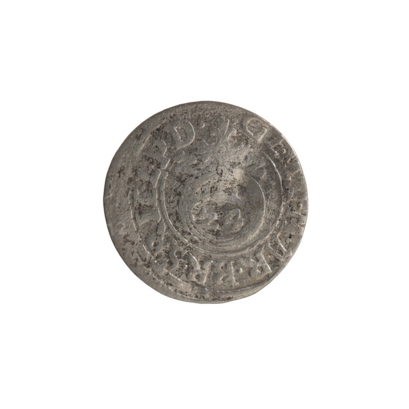 one and a half, Ernest Pfahler, the hoard from Wislica (numism.), orb of rule (iconographic), coats of arms, cross (iconographic). Obv. Royal orb with a cross with arms terminating in finials. In the lower part of the orb the value numerals Z4. On the sides of the cross the date numerals Z - Z. In the rim between the rims an inscription divided by a cross .GE.WI.M.AR.BR.SRIE.L.PD. Rv. Under the ducal mitre, a five-field coat of arms, below in the shield the value numeral 3. In the rim between the borders, an inscription divided by the mitre and the value numeral, and ending with a heart DIEV&MON - D, 1622, Ducal Prussia (1525-1701), Königsberg, coin: diameter 19.8 mm, weight 1.16 g, axis 0 degrees.