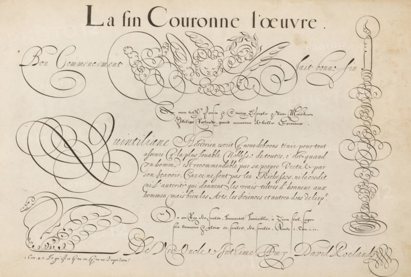 Writing sample: Quintiliane Historien escrit, 't Magazin oft pac-huys der loffelycker penn-const, print, album page, ornamental print, Writing sample with six lines of text in French: Quintiliane Historien escrit ... The sample is titled: La fin Couronne l'oeuvre. Accompanying it is an angel with a laurel wreath and quill, a swan, and a candle on a candlestick in scrollwork., printmaker: Simon Frisius, after design by David Roelands, Flushing, 1616 - 1617, paper, engraving, gravure, height 228 mm x width 345 mm, calligraphy, A sheet with decorative ink calligraphy flourishes and pen drawings on aged paper, featuring a large ornate header in dark ink across the top, a central playful cherub-like face formed from looping lines and surrounded by wing-like swirls, numerous elegant spirals and overlapping circular loops filling much of the page, a tall vertical column of stacked rounded curls on the right ending in an oval base, a stylized swan-like bird composed of flowing curved strokes n...