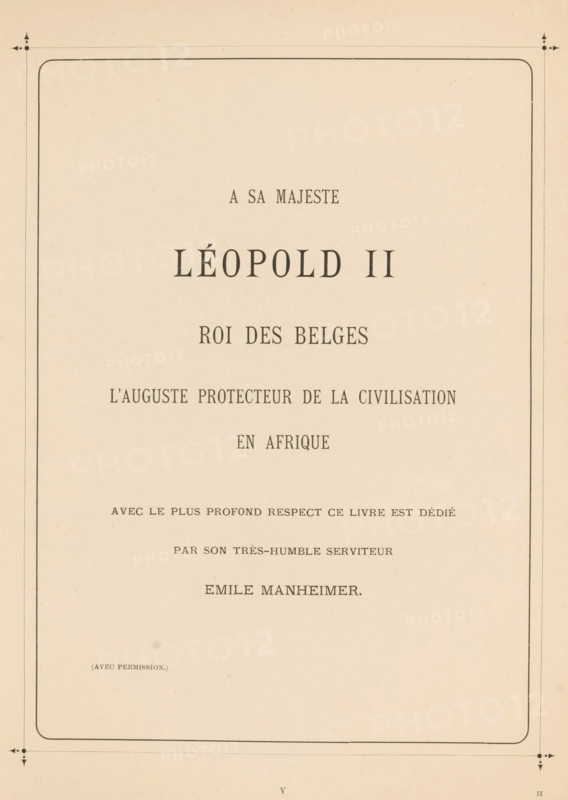 Du Cap au Zambèze : notes de voyage dans l'Afrique du Sud, book, writer (clerical worker): Émile Manheimer, printer (person): Weber & Kölblin, Baden-Baden, 1884, Émile Manheimer, Weber & Kölblin, writer (clerical worker), printer (person), Baden-Württemberg, pasteboard, paper, textile materials, albumen print, letterpress printing, cloud marbling, loop marbling, height 310 mm x width 245 mm x thickness 35 mm, A vertically oriented aged paper page with a thin double-line rounded rectangular border and small decorative corner marks, showing centered lines of printed uppercase text in a serif font arranged from near the top toward the middle and lower portions of the page, with the largest text near the upper middle and smaller lines spaced below it, the background a pale tan with scattered small darker speckles and slight creases, and additional faint printed elements near the bottom edge.