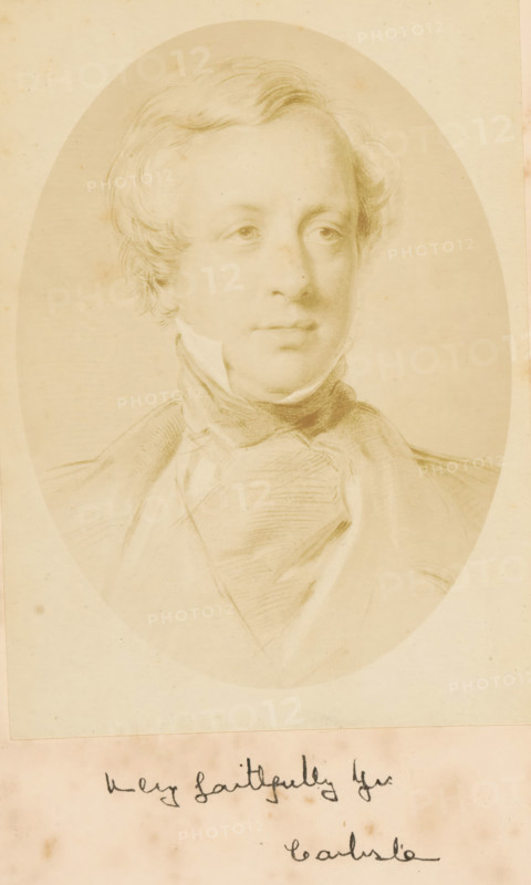 Photo reproduction of presumably a portrait of George Howard, photograph, reproduction, page, inscription: '... faithfully you Carlisle', after drawing by anonymous, c. 1862 - in or before 1872, photographer, paper, albumen print, height 133 mm x width 94 mm, Photo opposite title page., Person, George Howard, politician, eg party leader, drawing, sketch, A sepia-toned oval portrait of a young person with wavy hair, turned slightly to one side, showing a calm facial expression and light shading around the eyes and cheeks; the subject wears a high-collared shirt and a loosely tied neckcloth beneath a coat, with soft pencil or charcoal shading defining the collar, shoulders, and folds of the clothing; the oval portrait sits on a rectangular paper with faint spots and aged discoloration around the edges, and there is additional handwriting visible below the portrait.