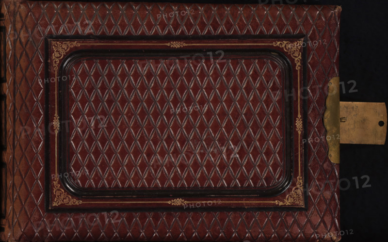 Photo album of Swedish artists with 50 photos, photograph album, slip-in album, Photo album with 25 pages containing a total of 50 photos, all cartes-de-visite. The album contains portraits of Swedish actors, actresses, singers, and vocalists including Elise Hwasser, Victor Hartman, and Charlotte Strandberg., compiler (person in literature): LJ Hartkamp, photographer: various makers, 1860 - 1900, compiler (person in literature), paper, pasteboard, biological material, inorganic material, leather, metal, albumen print, blind-stamped, oblong album with brown leather binding with a checkered motif in blind embossing and a black and gold-colored frame on the front and back covers, the album contains cardboard pages with gold edges and each page has two passe-partouts on either side for cartes-de-visite, the album has a metal edge closure, height 164 mm x width 244 mm x thickness 62 mm x width 491 mm, Person, Hilma Tengmark, Therese Bobey, Amanda Hedberg, Elise Hwasser, Charlotta Strandberg...