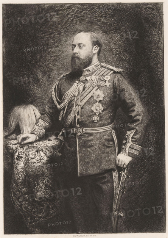 SAR Le Prince de Galles, Portrait of King Edward VII, print, printmaker: Charles Albert Waltner, France, printer (person): Gesellschaft für vervielfältigende Kunst, Vienna, 1878, printer (person), Lower Austria, paper, chine collé, etching, drypoint, height 317 mm x width 250 mm, Person, Edward VII (king of the United Kingdom), historical persons, ruler, sovereign, A monochrome portrait of a bearded man in formal military attire standing in three-quarter view with one hand resting on an ornate draped surface and the other holding a sword; he wears a decorated uniform with braided cords across his chest, epaulettes, multiple medals and badges, a belt with a clasp, and detailed cuffs, and the background is heavily crosshatched creating a dark textured backdrop.