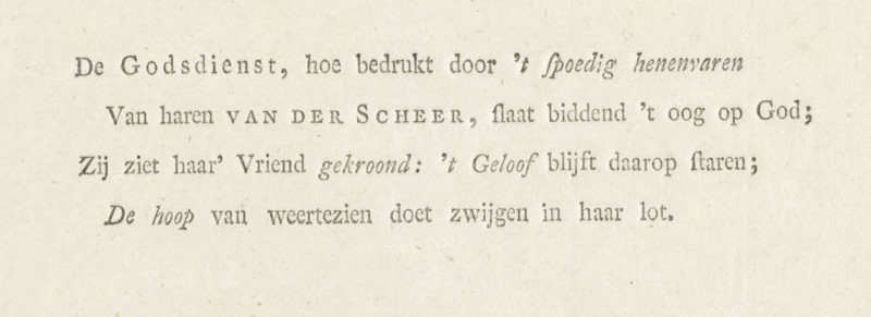 Verse in memory of Adolf Frederik van der Scheer, text sheet, Text sheet with a four-line verse on the occasion of the death of Adolf Frederik van der Scheer, Reformed minister in Amsterdam. Possibly added after his death to the print commemorating his 25th anniversary as a minister., writer (clerical worker): anonymous, 1811, writer (clerical worker), paper, letterpress printing, text in letterpress, height 66 mm x width 151 mm, Person, Adolf Frederik van der Scheer, A photograph of an off-white, slightly textured paper containing four centered lines of printed serif text in a dark gray tone, with some words set in italic or small-caps style, and faint irregular speckles and tiny spots scattered across the paper surface.