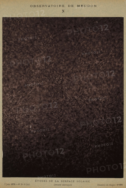 Observatoire de Meudon - études de la surface solaire (régioncentrale), Study of the solar surface, photograph, page, inscription: 'Pl. IV', inscription: '7 Juin 1878- 6h 2m 9s (m), (Régioncentrale), Diamètre du discque: 0m888', 1878-06-07, photographer, paper, carbon print, height 230 mm x width 170 mm, physical aspects of the sun, Sun, A large dark rectangular area filled with a mottled, textured surface showing swirling, cloudlike patterns in varying shades of brown and black, bordered by a lighter beige frame on all sides, with a thin darker inner border separating the central area from the frame.