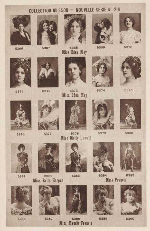 25 portraits of Edna May, Molly Lowell, Belle Harpur and Maudie Francis, Collection Nilsson - Nouvelle Série, page, photomechanical print, number: 'No 216', c. 1894 - in or before 1899, paper, collotype, photoprint, height 235 mm x width 154 mm, Person, Edna May, historical persons - BB - woman, portrait of actor, actress, A vertical page showing a grid of sepia-toned portrait photographs of women and girls arranged in rows and columns, each portrait featuring different poses, costumes, hairstyles, and accessories; some images show women wearing hats, large bows, ruffled dresses, and jeweled necklaces, while others show theatrical or period costumes and headpieces, and a few show two figures together or women holding props; the portraits vary between head-and-shoulder views and full-length poses, all framed by pale margins and separated by narrow borders on a textured paper background.