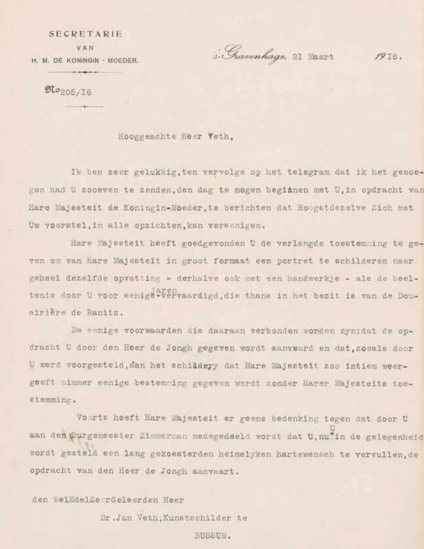 Letter to Jan Veth, letter, watermark, writer (clerical worker): Secretariat of HM the Queen Mother, The Hague, writer (clerical worker): unknown, 1918-03-21, writer (clerical worker), materials by function, paper, ink, writing (processes), pen, printing, height 425 mm x width 425 mm, Person, Willem III (king of the Netherlands), Jan Veth, Alfred Rudolph Zimmerman, Wilhelmina of the Netherlands, H. de Jongh, historical persons (portraits and scenes from the life), A faded, aged single-page typed letter on cream paper with a printed letterhead at the top left and a decorative emblem area near the top center, typed lines forming paragraphs across the page, visible indentations and uniform monospaced type, small decorative marks and flourishes near the heading, a centered salutation line below the header, even margins on both sides, faint creases and slight discoloration around the edges, and a few small smudges and spots on the lower left area of the page.