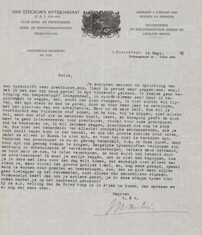 Letter to Bernard Houthakker, letter, writer (clerical worker): Antiquariaat WP van Stockum, The Hague, writer (clerical worker): JBJ Kerling, 1918-09-14, writer (clerical worker), materials by function, paper, ink, typewriting, writing (processes), pen, printing, height 425 mm x width 425 mm, Person, Bernard Houthakker, Kunsthandel, Veiling RWP de Vries, the graphic arts, art trade, art shop, printed matter, Amsterdam, A vertically oriented aged paper document with a decorative emblem near the top center and a printed header on both sides, faint printed body text filling the upper two thirds of the page and continuing densely across the middle, a centered salutation near the top of the text block, and a handwritten signature with a horizontal flourish near the bottom; the paper shows a vertical fold line down the center and light creases and discoloration across the surface.