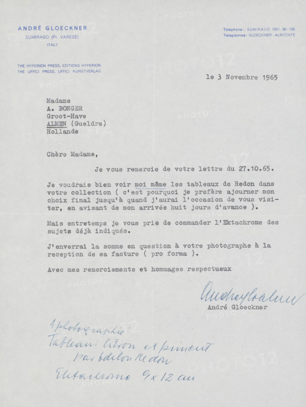 Letter to Françoise WM Bonger, letter, watermark, writer (clerical worker): André Gloeckner, Sumirago, 1965-11-03, writer (clerical worker), materials by function, paper, ink, typewriting, writing (processes), pen, height 425 mm x width 425 mm, Person, Odilon Redon, Françoise WM Bonger, art collecting, painting (including book-illumination, miniature-painting), photography, cinematography, A single sheet of paper with typed lines in dark ink across the upper and middle portions and blue handwritten notes and a signature near the lower right; the paper shows a faint central vertical fold and a subtle horizontal crease, with a small darker smudge at the top center; the typed text is left-aligned on the left half and also appears on the right half, with a block of typed lines in the upper left corner and several paragraphs of typed lines descending the page; a bold handwritten signature in blue ink sits near the lower right above additional typed characters, and blue cursive handwriting f...