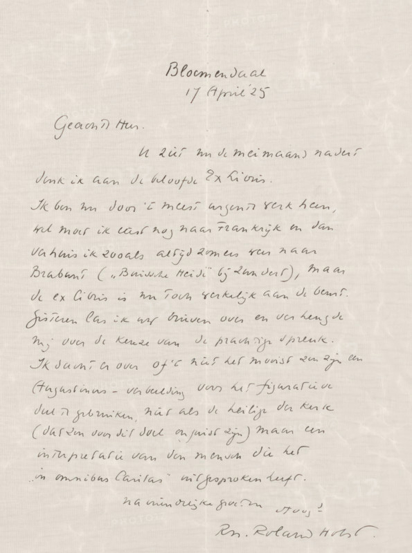 Letter to Wolbert J. Vroom, letter, writer (clerical worker): Richard Nicolaüs Roland Holst, Bloemendaal, 1925-04-17, writer (clerical worker), materials by function, paper, ink, writing (processes), pen, height 425 mm x width 425 mm, Person, Wolbert J. Vroom, the graphic arts, France, Zundert, A vertical sheet of light-colored paper with visible fine texture and a central vertical crease, covered in dark cursive handwriting arranged in lines from near the top toward the bottom, with a larger handwritten heading near the top center and a signature area near the lower right, the ink appearing slightly faded in places and the handwriting slanting and varying in size across the page.