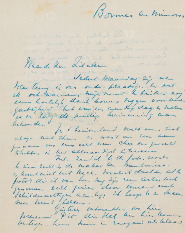 Letter to Philip Zilcken, letter, writer (clerical worker): Jan Bakker, Bormes-les-Mimosas, 1867 - 1930, writer (clerical worker), Provence-Alpes-Côte d'Azur, paper, materials by function, lined paper, ink, writing (processes), pen, height 425 mm x width 425 mm, Person, Philip Zilcken, photography, cinematography, A sheet of aged lined paper with blue cursive writing covering most of the surface, showing darker blue ink at the top and lighter blue ink in other areas where the writing overlaps; the paper has a vertical fold down the center and a faint horizontal fold across the middle, with slight yellowing and small brownish stains near the top edge; the handwriting varies in density and slant across the page and there are faint impressions and bleed-through from writing on the reverse side.