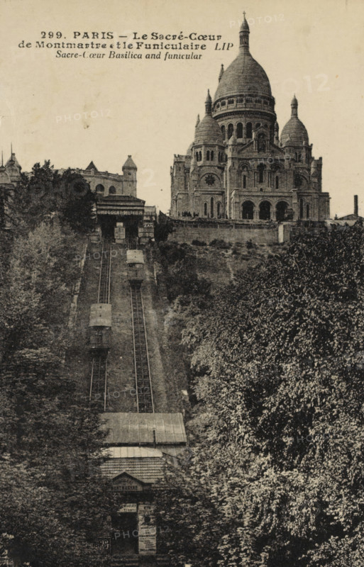 Picture postcard to Jan Ponstijn, picture postcard, writer (clerical worker): Leo Gestel, Paris, publisher: Potonniée frères, 1926-04-24, writer (clerical worker), paper, pasteboard, materials by function, ink, pen, writing (processes), collotype, height 138 mm x width 90 mm, Person, Jan Petrus Ponstijn, traveling, tourism, Quimper, A vintage black-and-white photograph showing a domed basilica with multiple smaller domes and ornate arched facades set atop a hill, flanked by trees and a steep grassy slope, and a funicular railway leading up the hill with two tram cars on parallel tracks between wooded embankments and a small station structure at the top.