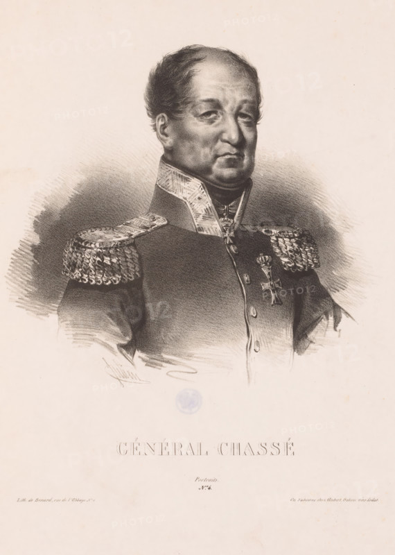 Général Chassé, Portrait of David Hendrik Chassé, print, Series number, 4, printmaker: Bernard Romain Julien, printer (person): Jean François Benard, Paris, publisher: Aubert & Cie., c. 1832 - c. 1838, printer (person), paper, lithography, height 363 mm x width 277 mm, Person, David Hendrik baron Chassé, historical persons, A monochrome portrait drawing of a man shown from the chest up wearing a dark military uniform with decorated epaulettes and an ornate high collar, his face turned slightly to one side with a neutral expression, short wavy hair, and shading around the shoulders and background creating contrast.