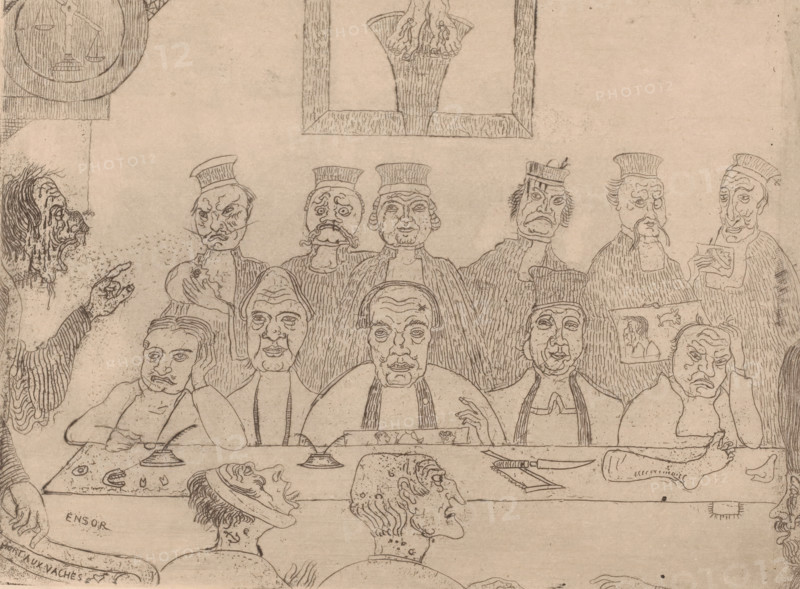 The good judges, Jury members at a long table with judges behind them, print, printmaker: James Ensor, 1894, paper, etching, intaglio printmaking technique, drypoint, drypoint and plate tone, height 180 mm x width 240 mm, jury, art contest, A wide horizontal drawing showing a crowded scene of seated figures with expressive faces and varied headwear arranged behind a long table. The figures have finely hatched lines defining facial wrinkles, hair, and clothing, and several wear tall caps while others display different hairstyles and facial hair. On the table are disembodied heads, plates, and a long knife, and a pair of hands rest on the table edge. To the left a standing figure with an open mouth gestures toward the seated group, and two heads in profile appear in the foreground facing each other. Above the group a framed object hangs on the wall and part of a circular emblem is visible near the top corner. The overall image is rendered in thin ink lines on a textured, pale background.