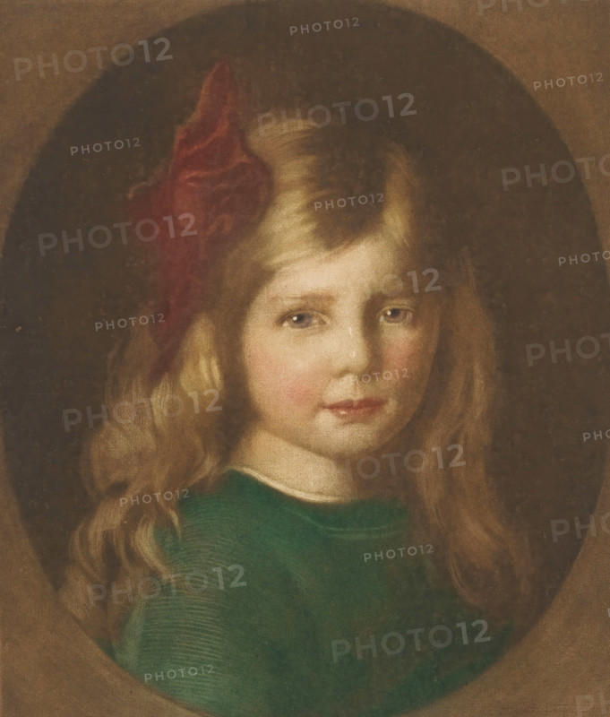 Portrait of an unknown girl, print, The girl is wearing a bow in her hair., printmaker: Heinrich M. Krabbé (signed by artist), 1878 - 1931, paper, color mezzotint, height 301 mm x width 250 mm, anonymous historical person portrayed - BB - woman, child (at home) - AA - girl, A softly rendered portrait of a young girl with long wavy blonde hair wearing a green garment and a large dark circular background; she has a red ribbon in her hair, fair skin with rosy cheeks, light-colored eyes looking slightly toward the viewer, and gently smiling lips.