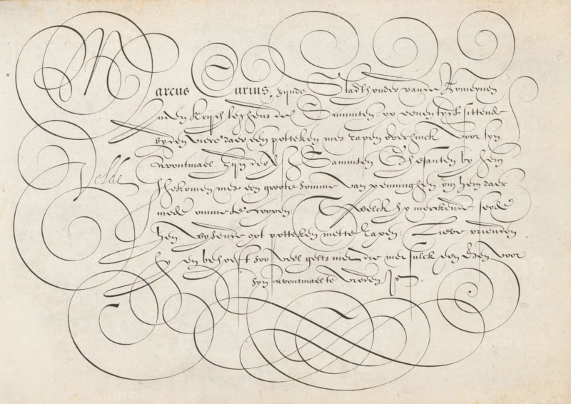 Writing example: Marcus Curius, Spieghel der schrijfkonste, print, album page, ornamental print, Writing example with nine lines of text in Dutch: Marcus Curius ... avontmael te vreden. The text is framed by scrollwork., printmaker: Simon Frisius, Haarlem, after design by Jan van de Velde (I), Rotterdam, 1605, paper, engraving, gravure, height 210 mm x width 320 mm, calligraphy, A sheet with a light aged paper background covered in dark flowing ink strokes that form large looping spirals and elegant curving flourishes interwoven across the page, with denser, finer cursive-like strokes concentrated toward the upper center and right, and bolder sweeping loops framing the left and lower edges, the overall composition showing repeated circular and ribbonlike shapes varying in thickness and curvature against a slightly textured, worn paper surface.