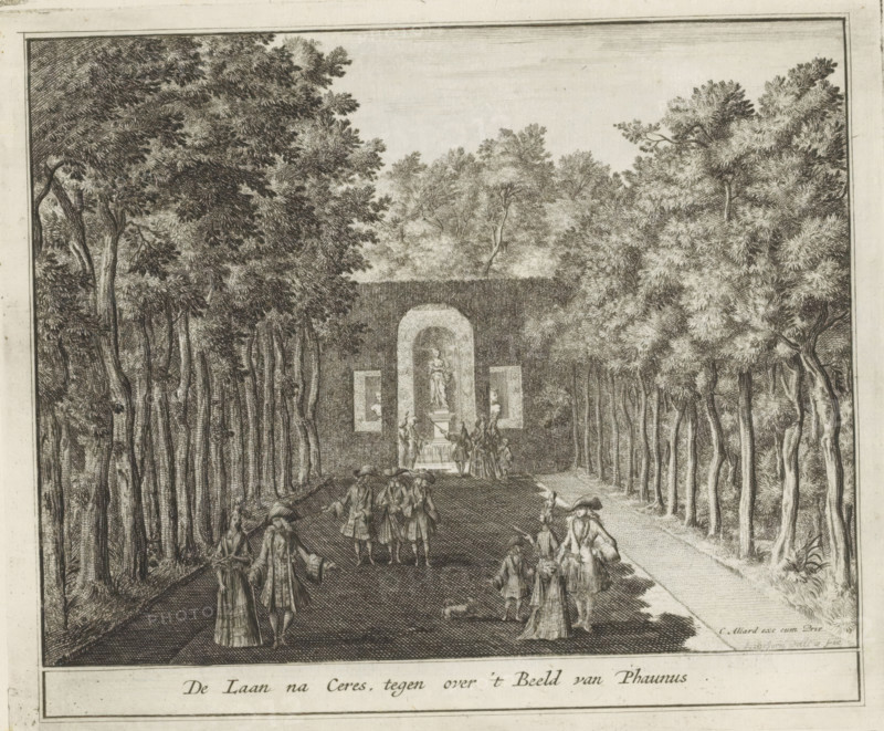 Avenue and statue of Ceres in the gardens of Het Loo Palace, The Avenue to Ceres, opposite the Statue of Faunus, The Splendor of the Netherlands, Or the Pleasure Garden founded by HBM William III at Het Loo, print, album page, Avenue and statue of Ceres in the gardens of Het Loo Palace. On the right a statue of Faunus. Print is part of an album., printmaker: Laurens Scherm, Amsterdam, publisher: Carel Allard, grantor of privilege: States of Holland and West Friesland, 1689 - 1701, 1702, paper, etching, height 171 mm x width 205 mm, (story of) Ceres (Demeter), French or architectonic garden, formal garden, Apeldoorn, Paleis Het Loo, A wide tree-lined avenue with tall, densely foliaged trees on both sides leads to a walled niche containing a sculptural figure on a pedestal, flanked by rectangular framed recesses; a group of people in period clothing, including figures wearing tricorn hats and long coats and dresses, are scattered along the avenue in conversation and social poses, some st...