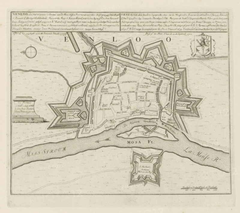 Venloo, a city in Spanish Gelderland, 1702 Sept 23: passed to the United States, Map of Venlo, Les Principales Forteresses & Villes Fortes, d'Espagne, de France, d'Italie, de Savoië, d'Allemagne & des Païs-Bas, Accurate Illustrations of the Main Strong Cities and Fortresses in Spain, France, Italy, Savoy, Germany and the Netherlands, print, album page, map, Map of the city of Venlo. Transferred to the United Netherlands after siege, September 23, 1702. With texts in Dutch and French., printmaker: Abraham Allard, Amsterdam, printmaker: Carel Allard, publisher: Carel Allard, publisher: Pieter van der Aa (I), Leiden, grantor of privilege: States of Holland and West Friesland, 1702 - 1733, Abraham Allard, Carel Allard, Pieter van der Aa (I), States of Holland and West Friesland, publisher, grantor of privilege, paper, etching, height 248 mm x width 283 mm, fortifications, military engineering, maps of cities, War of Spanish Succession, Capture of Venlo (1702), Venlo, Meuse, Period, 1701 - ...