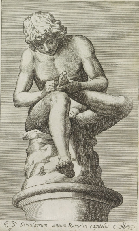 Simulacrum aeneum Romae in capitolo, Spinario, Sculpture of a boy with a thorn in his foot, Ancient sculptures in Rome, Antiquarum statuarum urbis Romae quae in publicis locis visuntur icones, print, album page, Caption in Latin. Print is part of an album., number: '38', printmaker, publisher, Rome, Italy, paper, engraving, height 222 mm x width 134 mm, After an ancient statue in the Capitoline Museums in Rome. This print is part of a set of 79 prints (title print) depicting ancient sculptures in Rome., piece of sculpture, reproduction of a piece of sculpture, 'Spinario', child pulling a thorn out of its foot, A monochrome engraving of a nude seated male figure on a carved pedestal, shown from a low frontal angle, with wavy hair and a downward gaze; one arm rests on the raised knee while the hands are holding and examining a foot, the legs are crossed and one foot projects forward, the figure sits on a textured rocky support atop a rounded base, and the background is filled with closel...