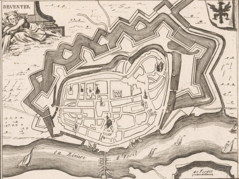 Fortification map of Deventer, Deventer, area plan, print, Top left a river god. Top right the city coat of arms., c. 1650 - c. 1700, printmaker, paper, etching, height 156 mm x width 199 mm, maps of cities, fortified city, An engraved plan of a fortified town with concentric star-shaped ramparts and moats, streets and blocks drawn inside the walls, several church steeples and small building outlines marked within the urban grid, boats and ships shown on a wide river at the bottom edge with flowing ripple lines, a small cluster of masts or piles projecting into the river, a reclining allegorical figure in the upper left resting beside an architectural element, and a heraldic eagle on a shield in the upper right.