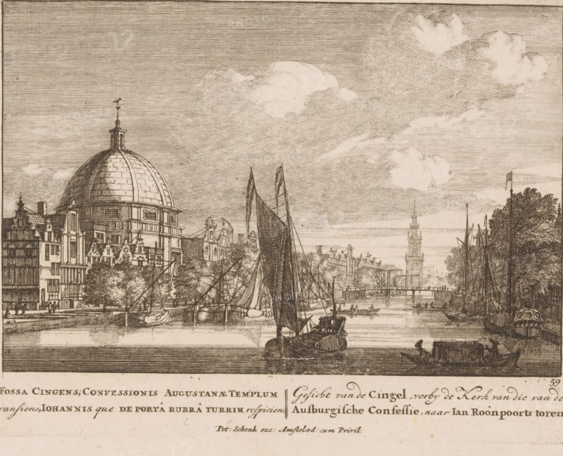 Fossa Cingens, Confessionis Augustanae Templum transien, Johannis que de porta Rubra turrim respiciens, View of the Singel, near the Church of the Ausburg Concession, after Jan Roonpoort's tower, print, Series number, 59, printmaker: Carel Allard (possibly), printer (person): Pieter Schenk (I), Amsterdam, 1680 - 1700, Pieter Schenk (I), Carel Allard, unknown, printmaker, printer (person), provider of privilege, paper, etching, height 130 mm x width 170 mm, canals, waters (in city), Jan Roodenpoortstoren, Nieuwe Lutherse Kerk, A detailed sepia-toned etching shows a riverside cityscape with a large domed building on the left, its surface segmented into panels and topped by a small cupola and weather vane, surrounded by multi-story classical buildings with ornate facades and gabled roofs; boats of various sizes with tall masts and sails are moored along the river and some are under way, their rigging and spars rendered in fine lines, while smaller rowboats with seated figures move near th...