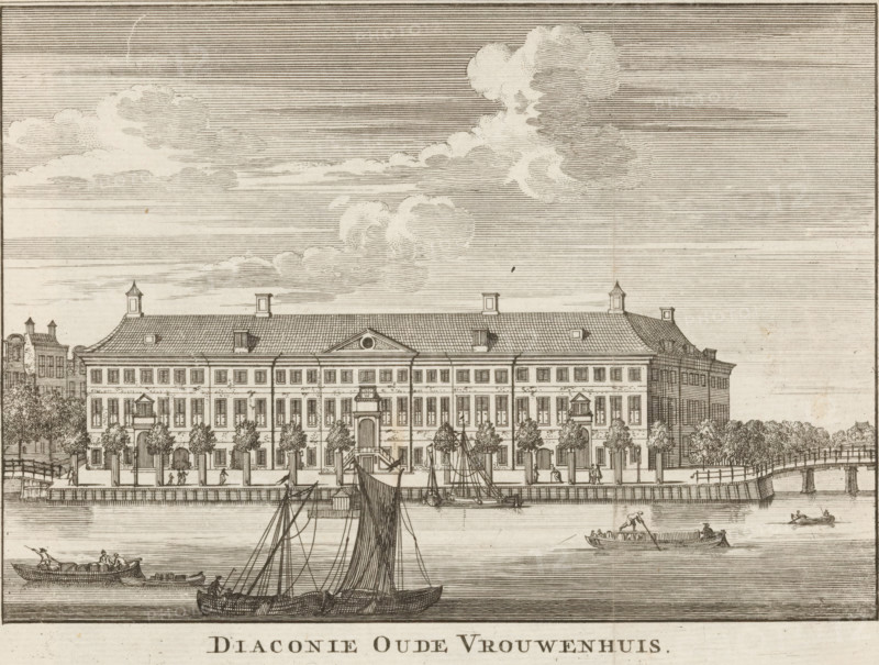 View of the Diaconie Oude Vrouwenhuis in Amsterdam, Diaconie Oude Vrouwenhuis, print, book illustration, Series number, 262, Numbered top right: 262., printmaker, publisher, Amsterdam, paper, etching, height 147 mm x width 185 mm, A wide, symmetrical stone building with a tiled roof and small roof structures stretches across the waterfront, its façade marked by rows of evenly spaced windows and a central pediment above the entrance, flanked by stairways and a balcony; trees line the promenade in front of the building where small groups of people stand or walk along a low wall and gates. In the foreground several sailing and rowboats occupy the water, some with visible masts and rigging and others propelled by oars, with figures seated or standing in them. The sky above is filled with horizontal line shading and clusters of billowing clouds, and smaller buildings and trees appear at the sides beyond the main structure.