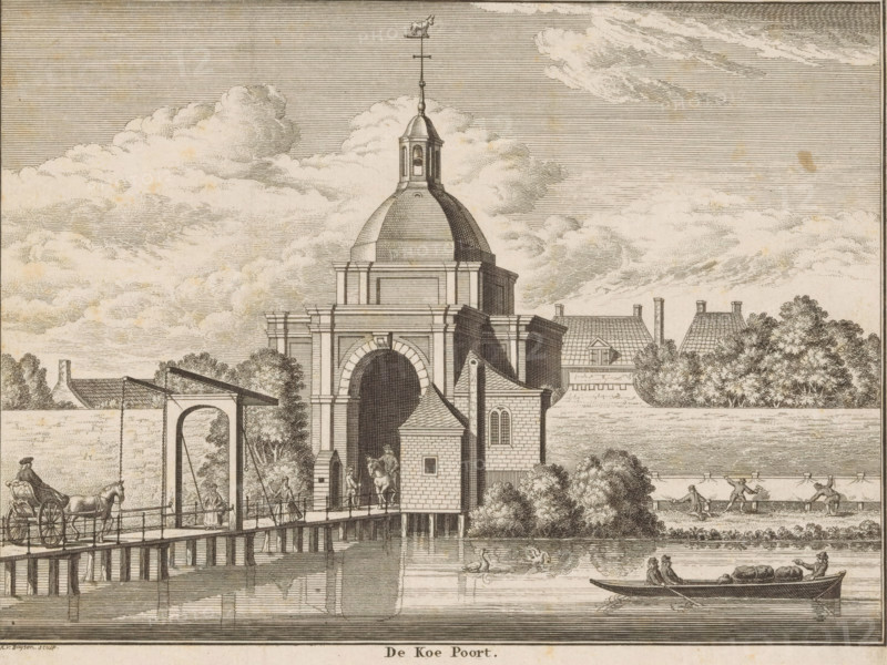 View of the Koepoort in Leiden, The Koe Poort, print, book illustration, View of the Koepoort and the accompanying bridge in Leiden., printmaker: Andries van Buysen (Sr.), Amsterdam, 1734, paper, etching, engraving, height 142 mm x width 183 mm, Print also used in: The make-happy Leiden outer ramparts, pleasant villages and regions situated around that city (…) decorated with all the city gates. Leiden: Quirinum Visscher, Amsterdam: Arent van Huyssteen, 1734., city-gate, bridge, Enkhuizen, Koepoort (Enkhuizen), A detailed ink drawing shows a riverside scene with a domed gatehouse topped by a small cupola and a weather vane shaped like an animal, connected to a riverside walkway and a small square tower with arched windows; figures stand and walk near the entrance while a man on horseback emerges from beneath the arch. A wooden drawbridge with vertical supports spans the water and a carriage drawn by a horse crosses it, accompanied by other small figures on the bridge. Trees and cluster...