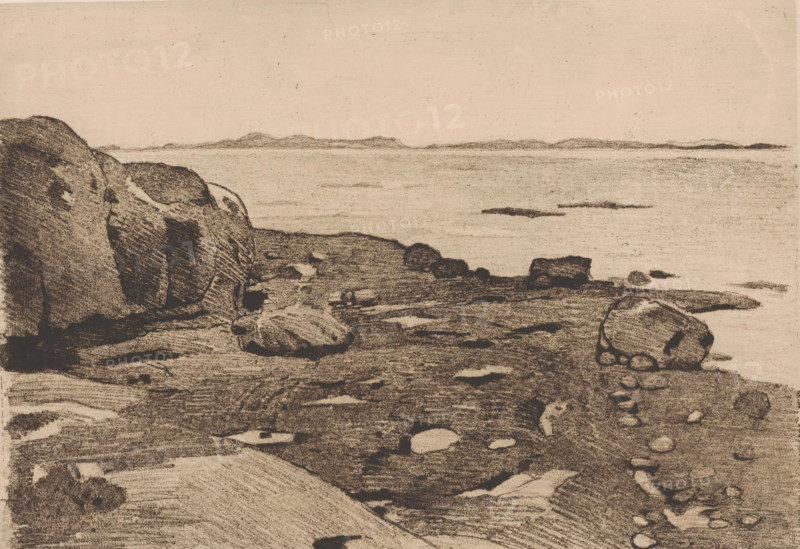 View of a rocky coast, Rocky coast near St. Andrews, Canada (original title), print, printmaker: Willem Witsen, c. 1915 - c. 1919, paper, soft-ground etching, intaglio printmaking technique, height 257 mm x width 368 mm, rocky coast, North America, A monochrome drawing of a rocky shoreline with large rounded boulders in the foreground and left side, a flat expanse of water stretching toward a distant low-lying horizon, scattered smaller rocks and tidal pools on the shore, subtle horizontal shading across the sea, and a pale sky above.