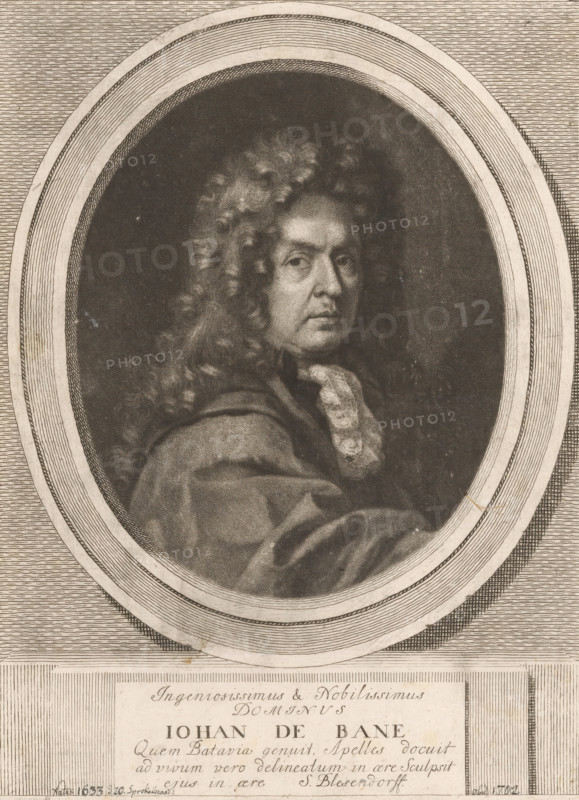 Portrait of Jan de Baen, print, printmaker: Samuel Blesendorf, 1643 - 1706, paper, engraving, mezzotint, height 243 mm x width 180 mm, Person, Jan de Baen, historical persons, portrait, self-portrait of artist, An oval framed engraving of a person with long, curly hair wearing a draped garment and a patterned neckcloth, shown from the shoulders up and turned slightly to one side, surrounded by concentric decorative borders and set against a textured background, with a rectangular area beneath the oval containing blocks of handwritten text.