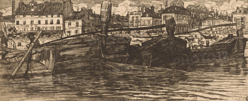 Barges in the Seine in Paris, print, Houses in the background. In front of the houses several horses, some of which are harnessed to a carriage., printmaker: Pieter Dupont, Paris, 1896, paper, zinc etching, intaglio printmaking technique, height 135 mm x width 328 mm, ships (in general), city-view, and landscape with man-made constructions, Seine, A sepia-toned etching showing several wooden boats in the foreground, their hulls and oars rendered with dense, parallel hatch marks, floating on textured water with horizontal lines. Behind the boats a riverside scene stretches across with multi-story buildings featuring pitched roofs, windows, chimneys, and awnings. Small figures stand or move along the waterfront and docks, and scaffolding-like posts rise near the boats. The sky above contains clouds drawn with curved, linear shading, and trees with scribbled foliage appear interspersed among the buildings. The overall image is composed of fine, dark line work on a light background.