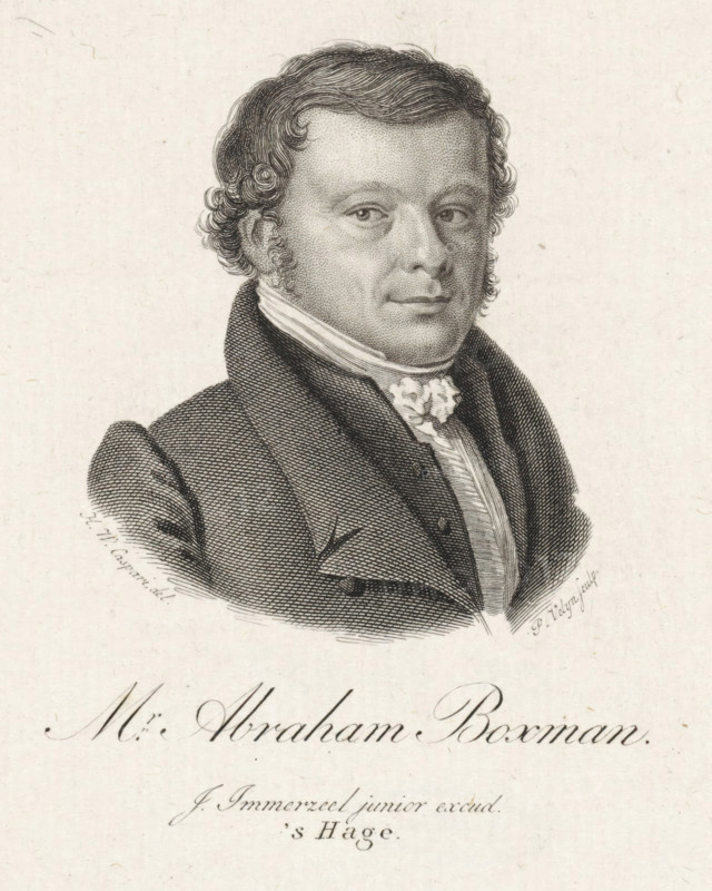 Portrait of Abraham Boxman, print, alderman and mayor of Gorinchem., printmaker: Philippus Velijn, after drawing by Hendrik Willem Caspari, publisher: Johannes Immerzeel, The Hague, 1826 - 1832, paper, etching, engraving, etching and engraving, height 125 mm x width 97 mm, Print according to Frederik Muller used in: Nederlandsche Muzen-Almanak. Rotterdam: J. Immerzeel, sa, Person, Abraham Boxman, A detailed black and white engraved portrait of a man shown from the chest up, facing slightly to the viewer's right, with short wavy hair and curled sideburns, wearing a high-collared coat and a cravat with a textured flower-like knot, rendered with fine crosshatching and stippling on a pale textured paper background.