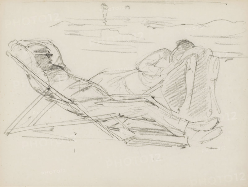 Beach scene with a sleeping man and woman in deck chairs, sketchbook page, In the background a figure at the waterline. Page 6 recto from a sketchbook with 17 pages., draftsman (artist): Monogrammist DS (draughtsman), c. 1850 - c. 1950, draftsman (artist), inorganic material, paper, chalk, black chalk, height 252 mm x width 325 mm, beach (as place of recreation), sleeping in chair, A loose pencil sketch on a light background showing two reclining figures in deck chairs, drawn with quick, curved and diagonal strokes; one figure appears on the left with a shaded face and a head resting on a pillow-like cushion, the other figure on the right is turned slightly away and covered with draped clothing, with legs and shoes extending forward; structural lines of the chairs intersect beneath and around the figures, and faint horizontal strokes suggest a distant horizon or surface above them.