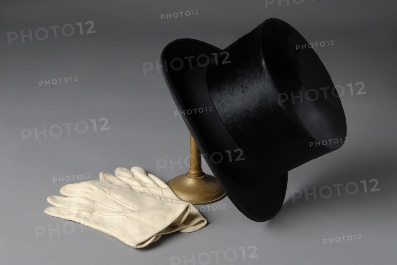 Haut de forme et paire de gants