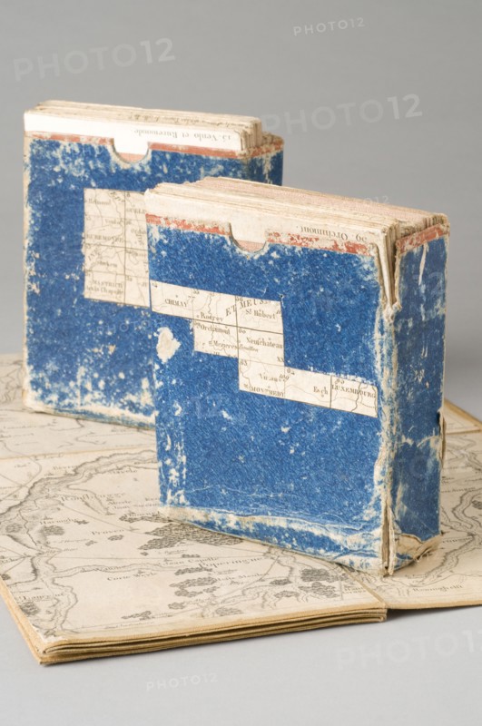2 étuis en carton comprenant 8 cartes d'Etat major, Epoque 1er Empire