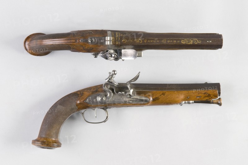 Pair of flintlock pistols from an officer, circa 1810-1820