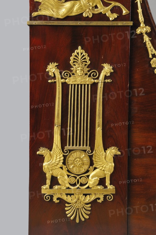 Détail de lit dit "bateau", époque Empire