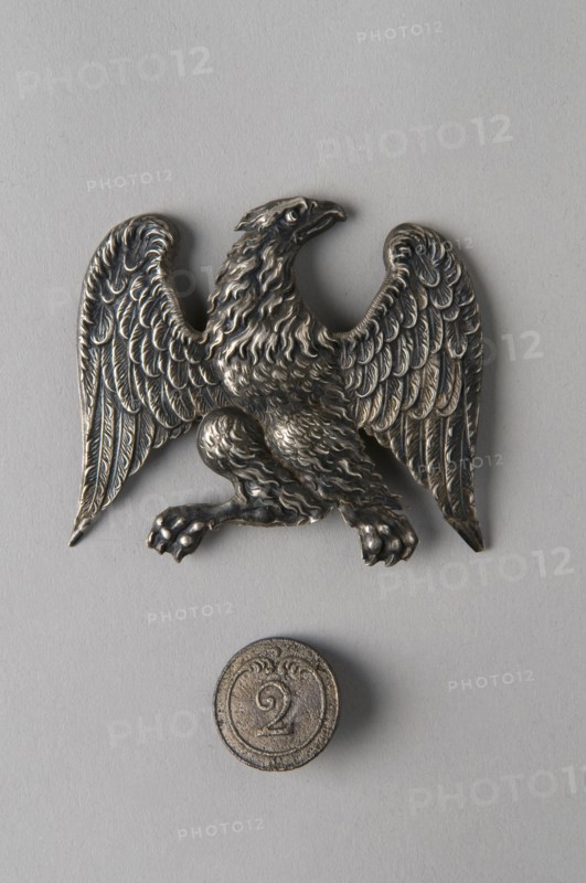 Aigle non couronné de plaque de shako modèle 1812 et bouton, 1er Empire