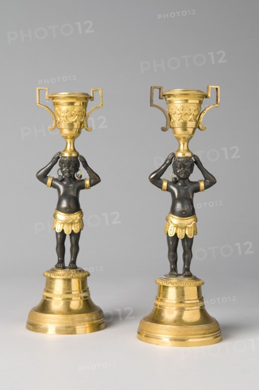 Paire de bougeoirs en bronze, 19e siècle