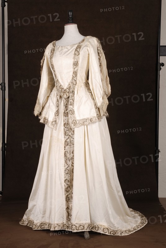 Costume de théâtre : robe style Louis XIV en satin