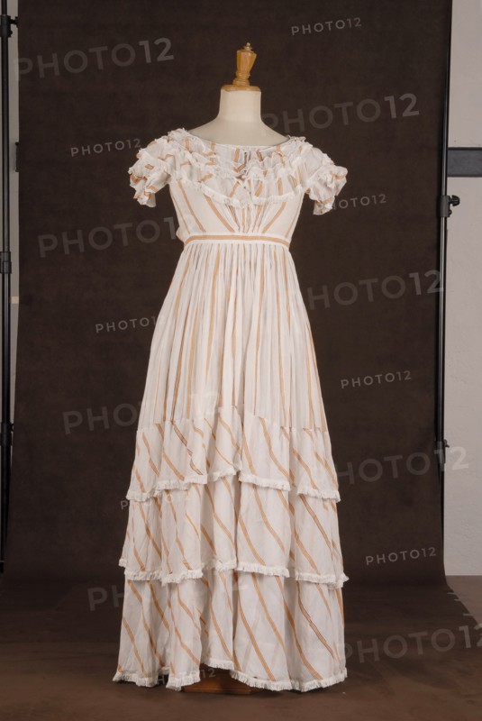 Costume de théâtre : robe à crinoline