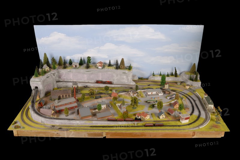 Jouet : maquette pour trains électriques