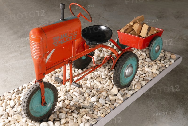 Jouet : tracteur agricole à pédales