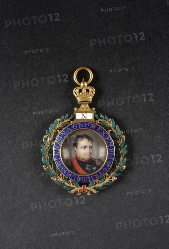 Médaillon de cou orné d'un portrait de Napoléon 1er