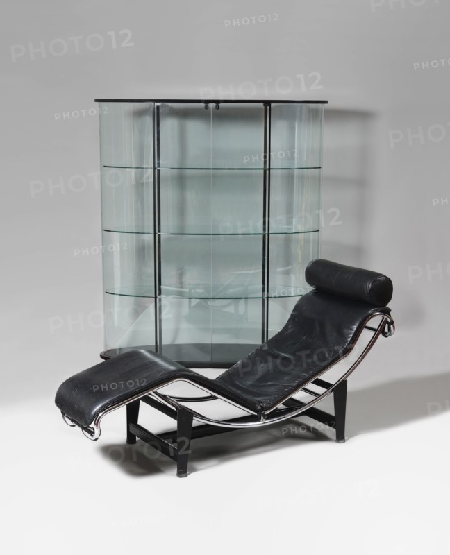 Chaise longue récente, d'après le modèle LC4 de 1929 de Charlotte Perriand et Le Corbusier