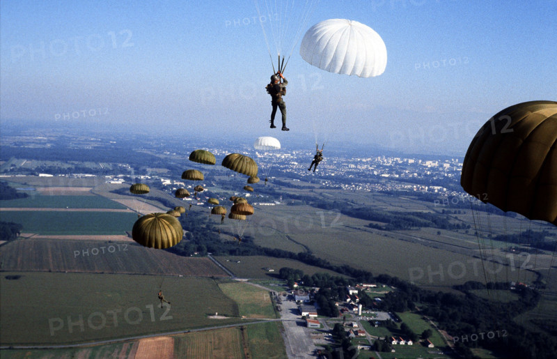 ARMEE PARACHUTISTES FRANCE
