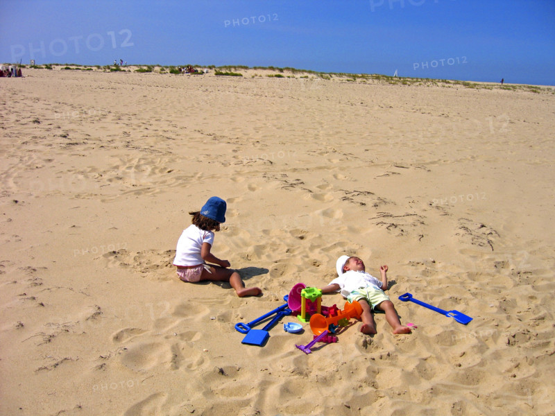 AMUSEMENT A LA PLAGE-FRANCE