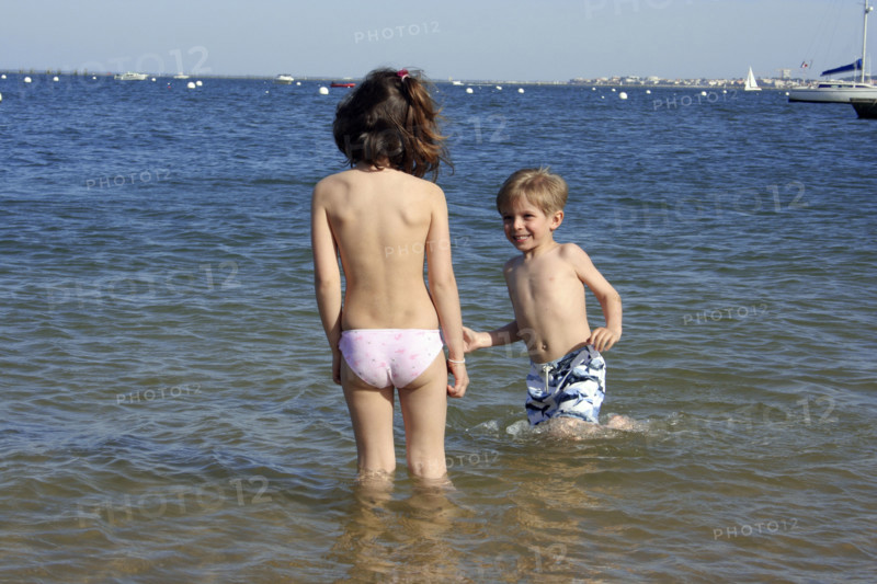 AMUSEMENT A LA PLAGE-FRANCE