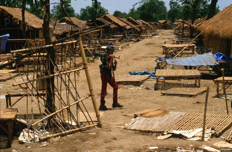 CAMBODGE GUERILLA 1985